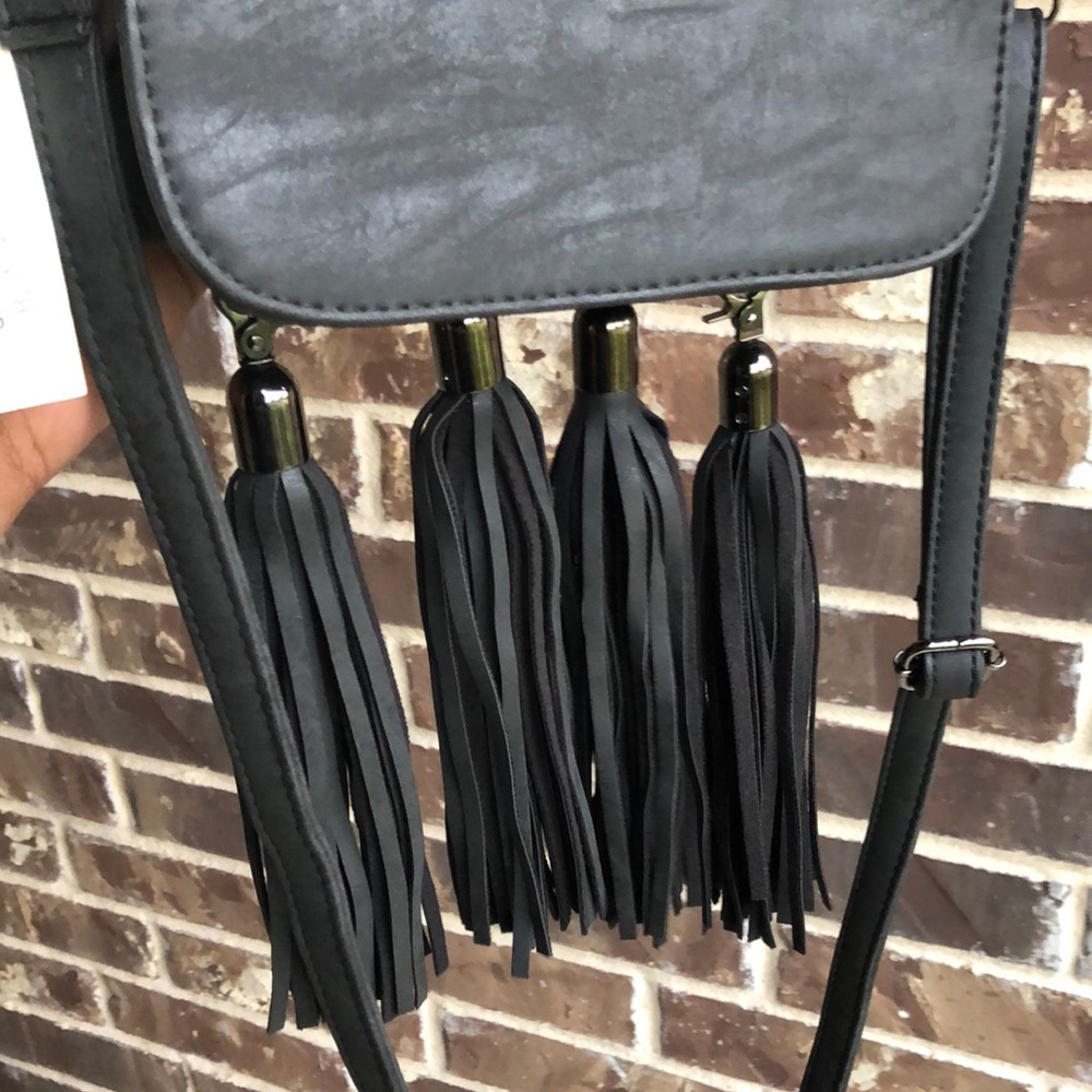🖤Trendy Tassel Leather Bag🖤 - Picture 3 of 16
